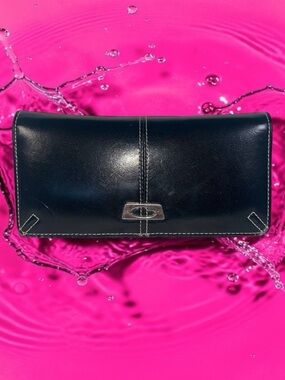 Guess Wallet.